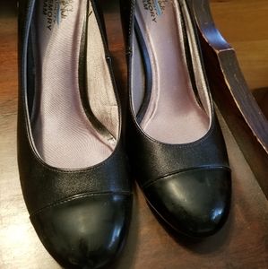 Size 9 life stride black heels memory foam